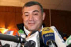 Кандидат от "объединенной оппозиции" сократил разрыв с Саакашвили