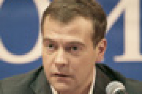 Европейцы поздравили Медведева с победой, хотя констатировали недемократичность выборов