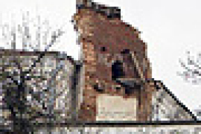 Обрушилась башня Пищаловского замка, где размещается СИЗО "Володарка"