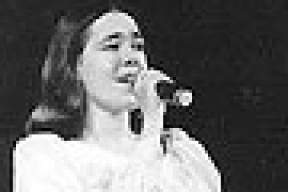 Ханок работает в ювелирном магазине