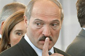 Лукашенко не пойдет на четвертый срок. Еще.
