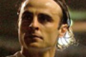 Звезда “Манчестер Юнайтед” играет в футбол на раздевание