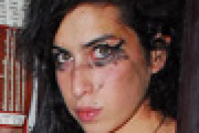 У Эми Уайнхаус начинается шизофрения