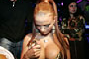 Американцы обзывают грудь Семенович