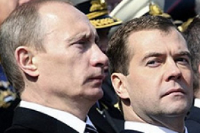 «Две головы российского орла не в ладу друг с другом»