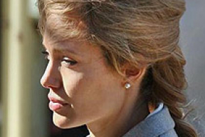 Джоли и Питт живут отдельно