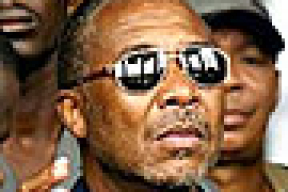 Экс-президент Либерии отрицает обвинения в убийствах, изнасилованиях, пытках и каннибализме