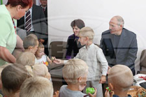 Младший сын Лукашенко отпраздновал свой день рождения в детском саду (фото)