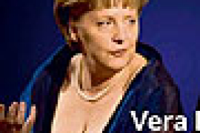 Ангела Меркель предложила избирателям глубокое декольте (фото)