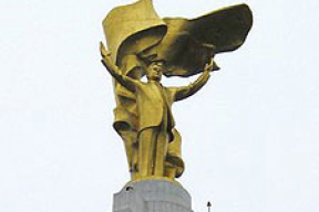 В Ашхабаде снесут памятник Туркменбаши