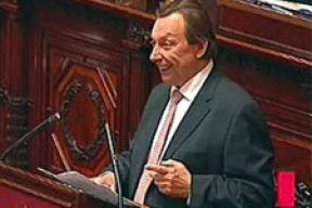 Бельгийский министр выступил в парламенте пьяным, «подготовившись» в баре (видео)