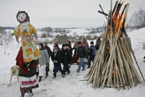 В Беларуси прощаются с зимой. В Бразилии — Роналдо «зажигает» на карнавале (фото)