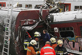 В Бельгии из-за лобового столкновения поездов погибли более 20 человек