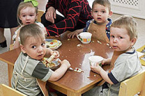 В Пинске из-за отравления в детском саду 86 малышей оказались в больнице
