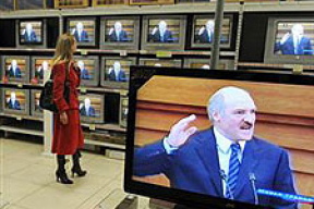 Лукашенко рассказал о забитых складах,  директиве №4 и «родной матушке России» (обновлено)