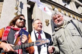 Некляев и его команда пообещали веселую кампанию (фоторепортаж)