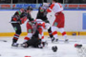 Хоккеисты «Витязя» и «Авангарда» снова устроили побоище на льду (видео + фото)