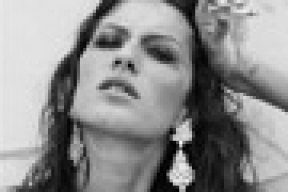 Жизель Бундхен показала свою роскошную грудь (фото)