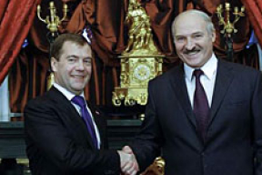 Медведев превращается в посмешище