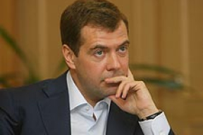 Медведева тоже удивляет то, что произошло в Беларуси