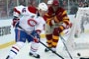 Андрей Костицын стал первым белорусом, сыгравшим матч чемпионата НХЛ на открытом воздухе (видео)