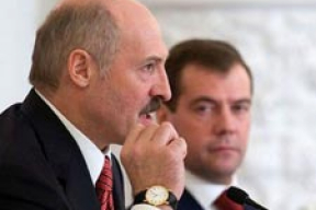 Рискнет ли Лукашенко щелкнуть по носу Медведева?