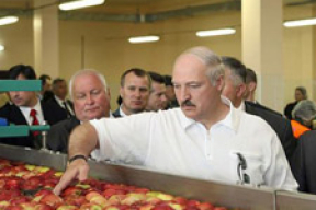 Лукашенко приглашает Запад к торгу