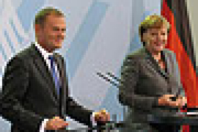 Туск уговорил Меркель согласиться на белорусский «круглый стол»
