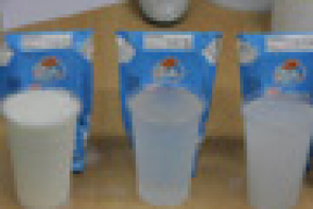 На минском заводе не комментируют, почему вместо детского молока в пакетах оказалась странная жидкость (фото)