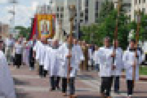 10 тысяч вернікаў прайшлі працэсіяй у цэнтры Менску