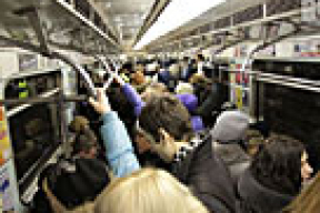 В каждом вагоне метро стало больше на 12 человек