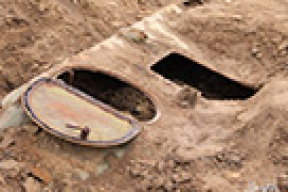 Жители Гродно откопали у себя на участке бронетранспортер