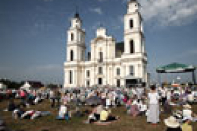 Более 40 тысяч человек приняли участие в богослужении в Будславе