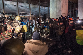 Свечи памяти, надежда на перемирие и очередной штурм