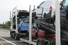 Сотрудники ГАИ «расстреляли» фуру, чтобы остановить неадекватного водителя