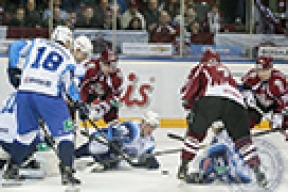 Болельщики заблокировали автобус минского «Динамо» в Риге