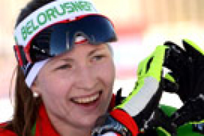 Домрачева победила на первом этапе Кубка мира по биатлону