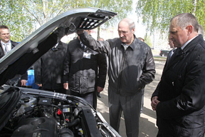 Как Лукашенко белорусов дорогими машинами упрекал