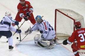 Победу на любительском турнире команде Лукашенко принес профессиональный хоккеист из Канады