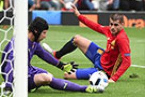 Испания дожала Чехию в концовке матча