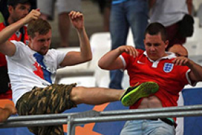 УЕФА вынес наказание сборной России за беспорядки фанатов на Евро-2016