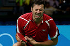 Владимир Самсонов повредил ребро, но вышел в полуфинал олимпийского турнира по настольному теннису