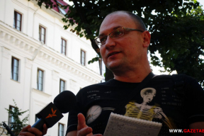 «Милиция извинилась». Новый поворот в деле минчанина, к которому по ошибке ворвался ОМОН