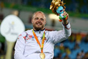 Белорусы выиграли еще два золота на Паралимпиаде - в фехтовании и плавании