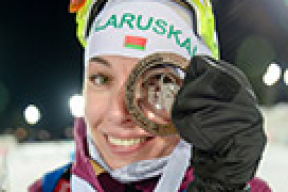 Белорусская биатлонистка сенсационно завоевала медаль по принципу «тише едешь – дальше будешь»