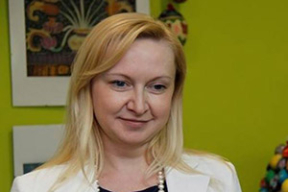 Янукович бросил жену ради…