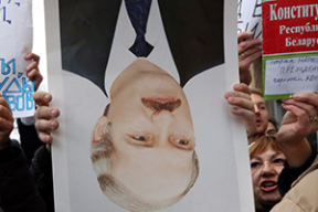 «З першага дня знаёмства з дэпутатам Аляксандрам Лукашэнкам заўважыў у ім імкненьне падаўляць»