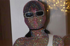 Кто это во «второй коже» от Гуччи? (голосование)