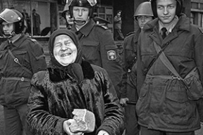 Любовь, боль и юмор в фотографиях Виктора Стрелковского