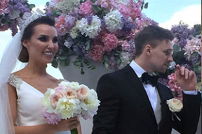 Форвард минского «Динамо» женился на бывшей участнице «Дома-2»